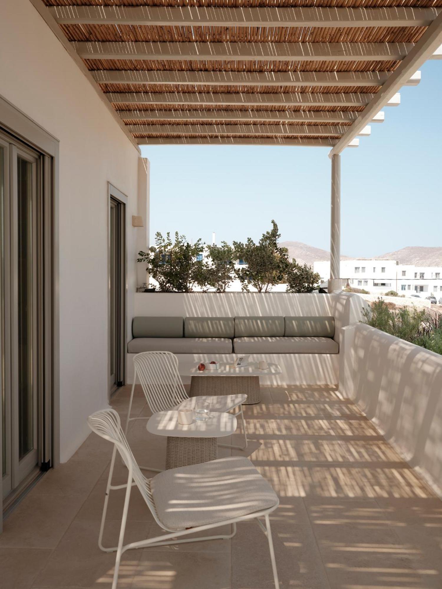 Akria Seaside Suites Náousa Buitenkant foto