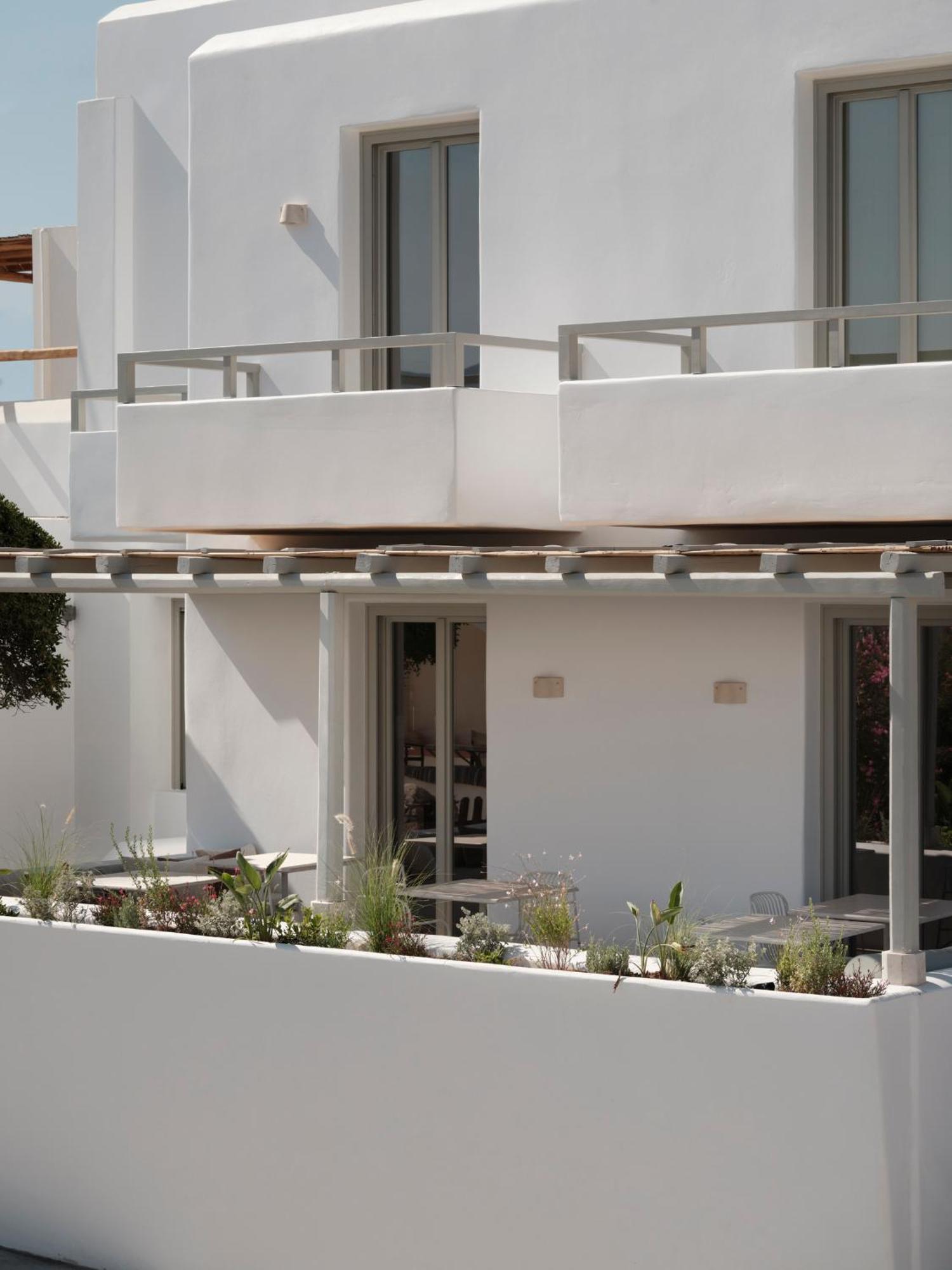 Akria Seaside Suites Náousa Buitenkant foto