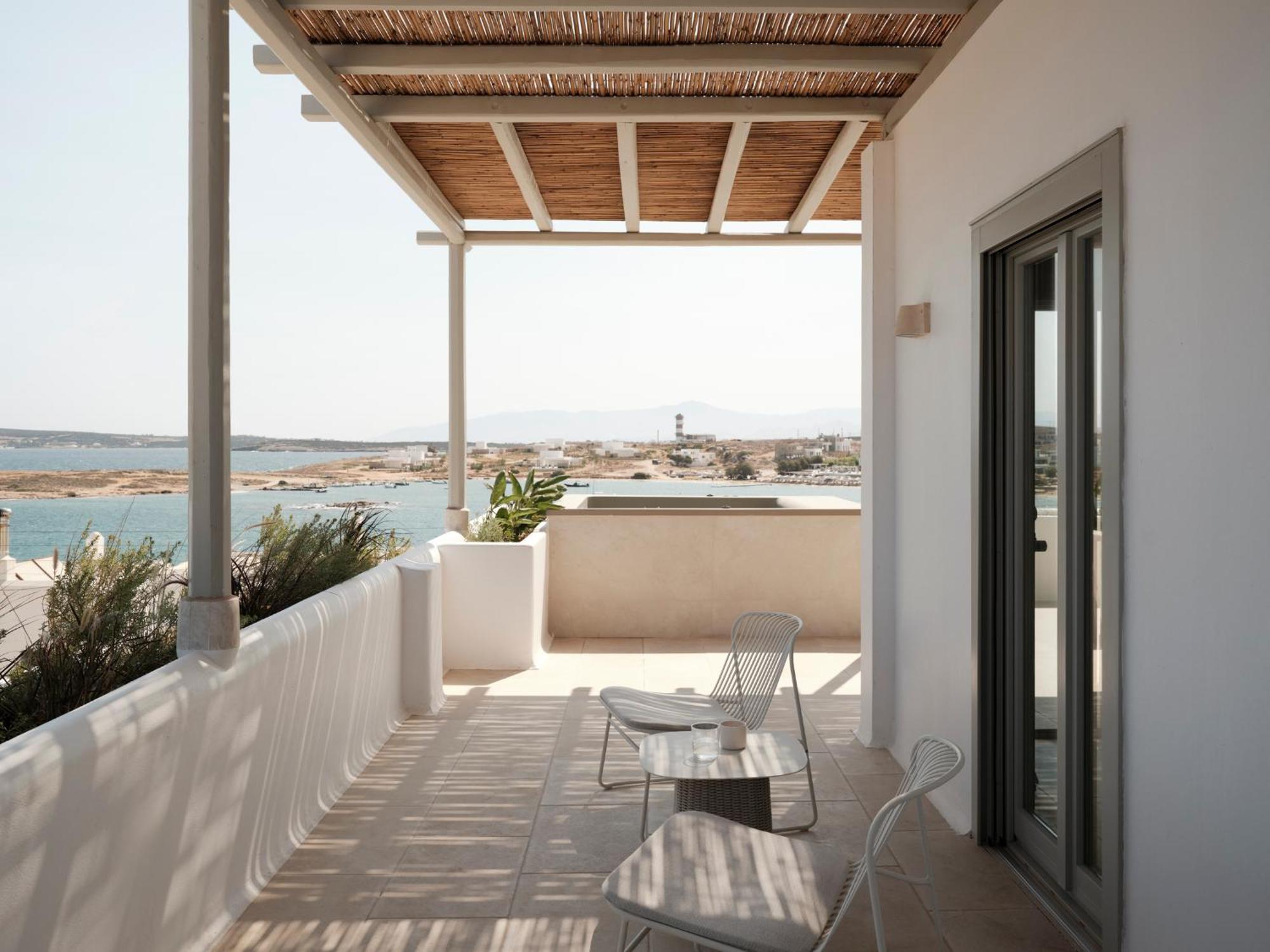 Akria Seaside Suites Náousa Buitenkant foto