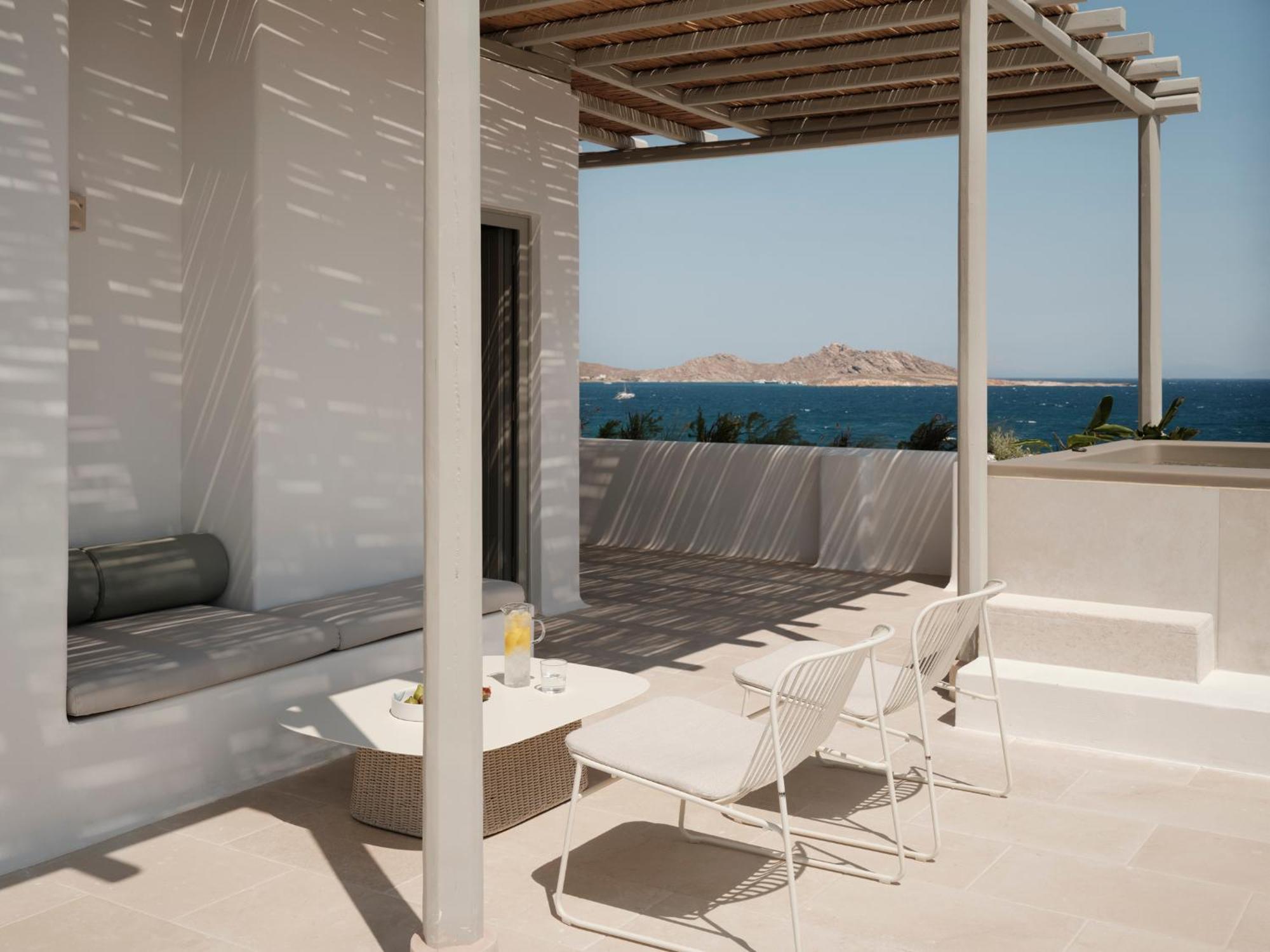 Akria Seaside Suites Náousa Buitenkant foto