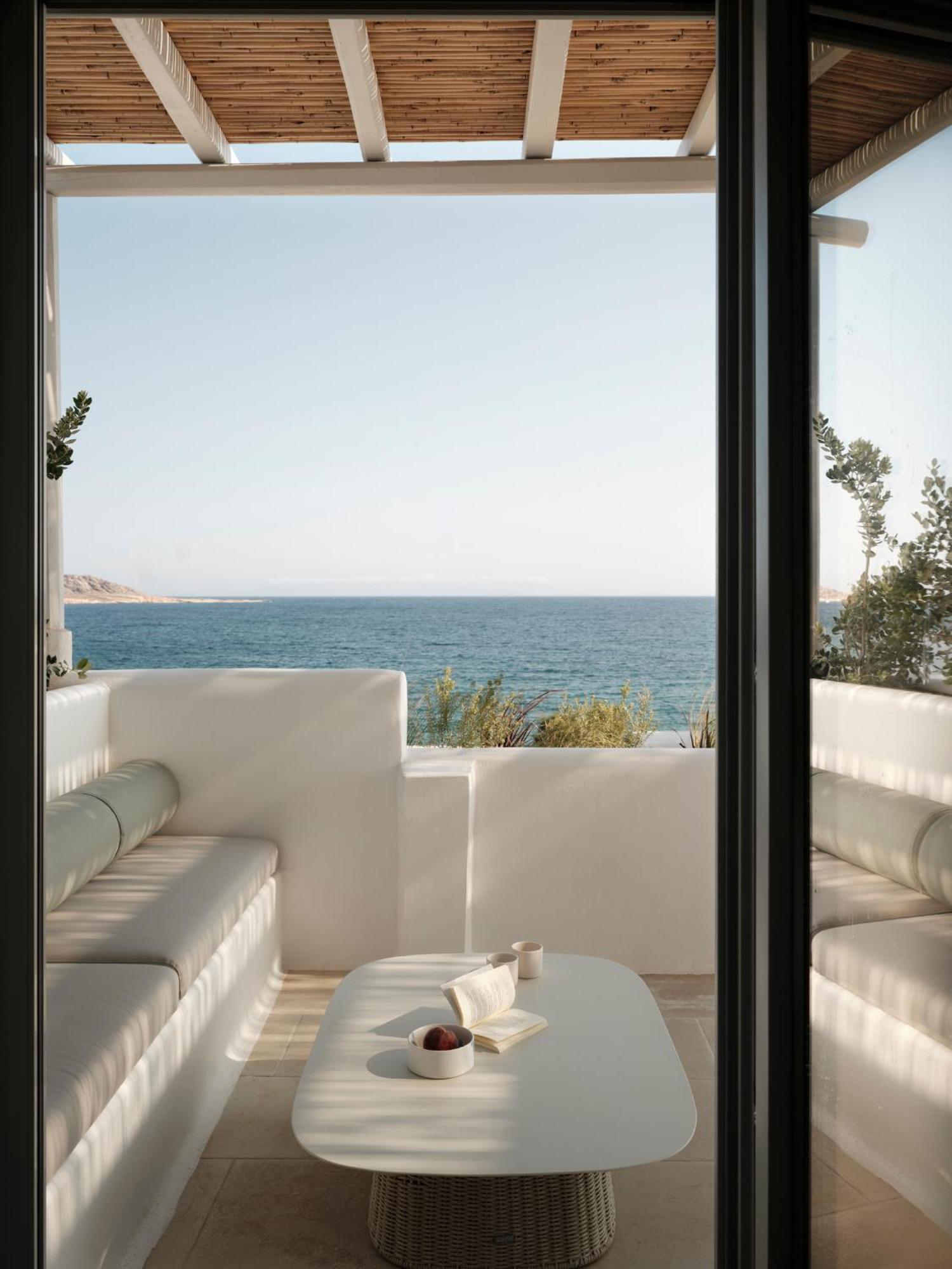 Akria Seaside Suites Náousa Buitenkant foto